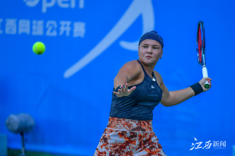 竞争激烈背 竞争激烈背